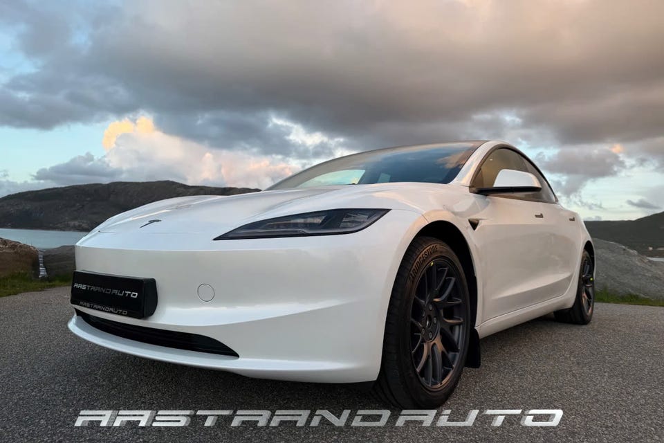 Tesla Model 3 2025