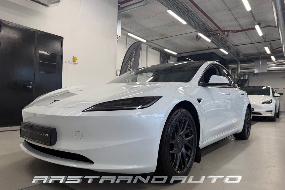 Tesla Model 3 2025 Hvit – bilde 2 – brukt Tesla hos Aastrand Auto Stavanger