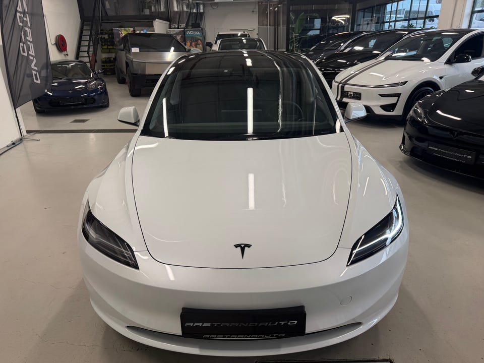 Tesla Model 3 2025 Hvit – bilde 3 – brukt Tesla hos Aastrand Auto Stavanger