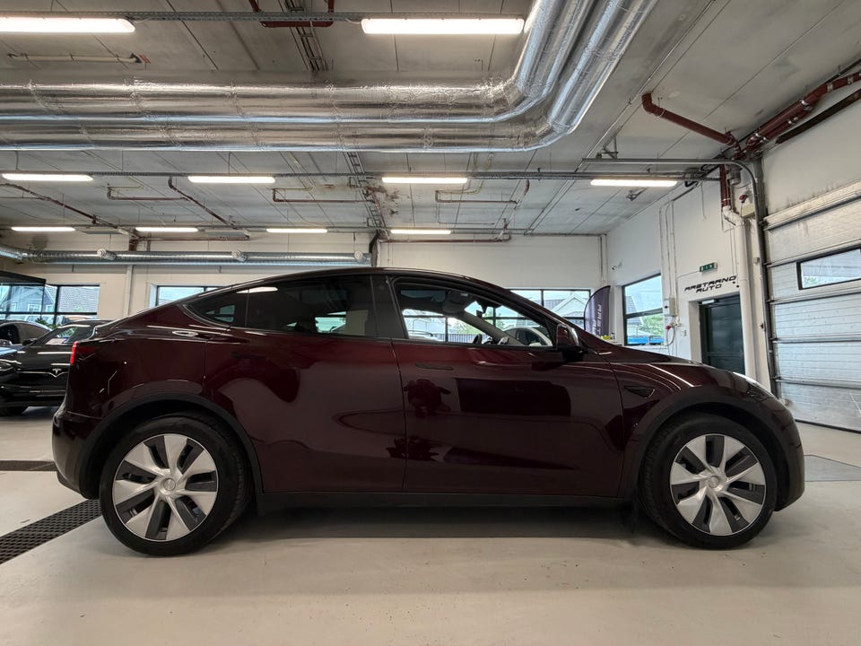 Tesla Model Y 2023 Rød – bilde 7 – brukt Tesla hos Aastrand Auto Stavanger