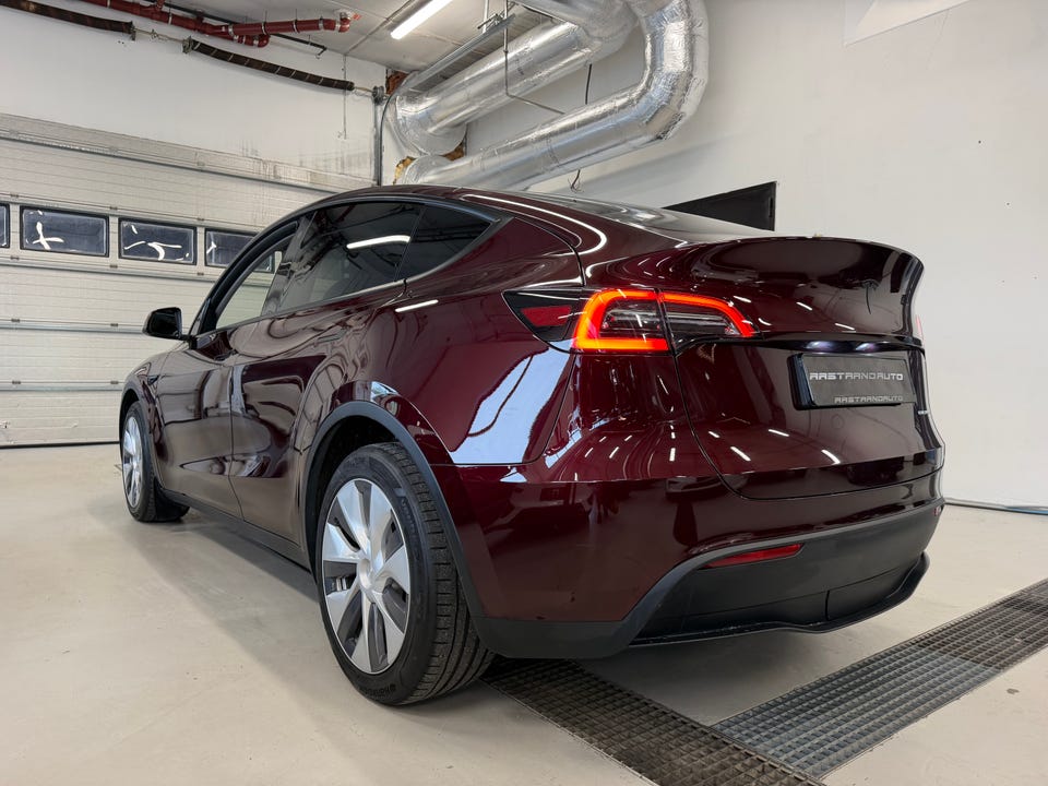 Tesla Model Y 2023 Rød – bilde 6 – brukt Tesla hos Aastrand Auto Stavanger