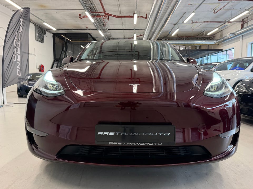Tesla Model Y 2023 Rød – bilde 2 – brukt Tesla hos Aastrand Auto Stavanger