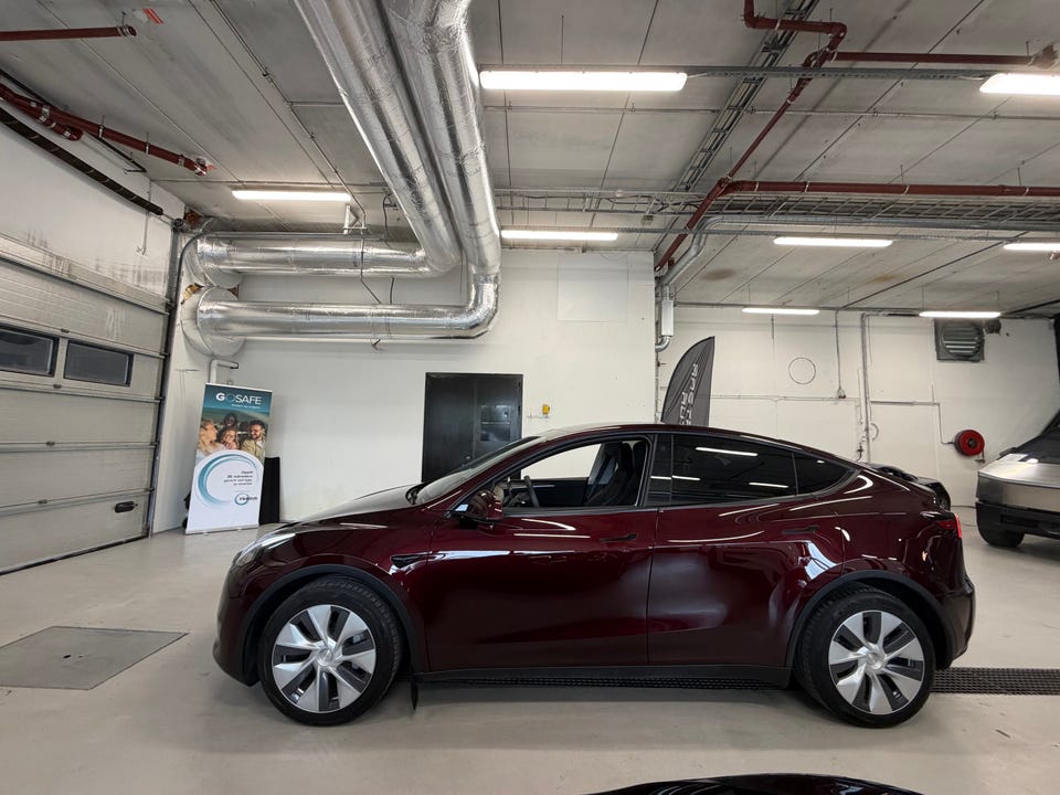 Tesla Model Y 2023 Rød – bilde 5 – brukt Tesla hos Aastrand Auto Stavanger