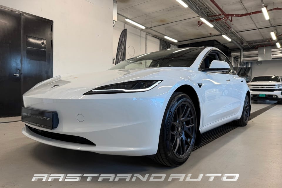 Tesla Model 3 2025 Hvit – bilde 2 – brukt Tesla hos Aastrand Auto Stavanger
