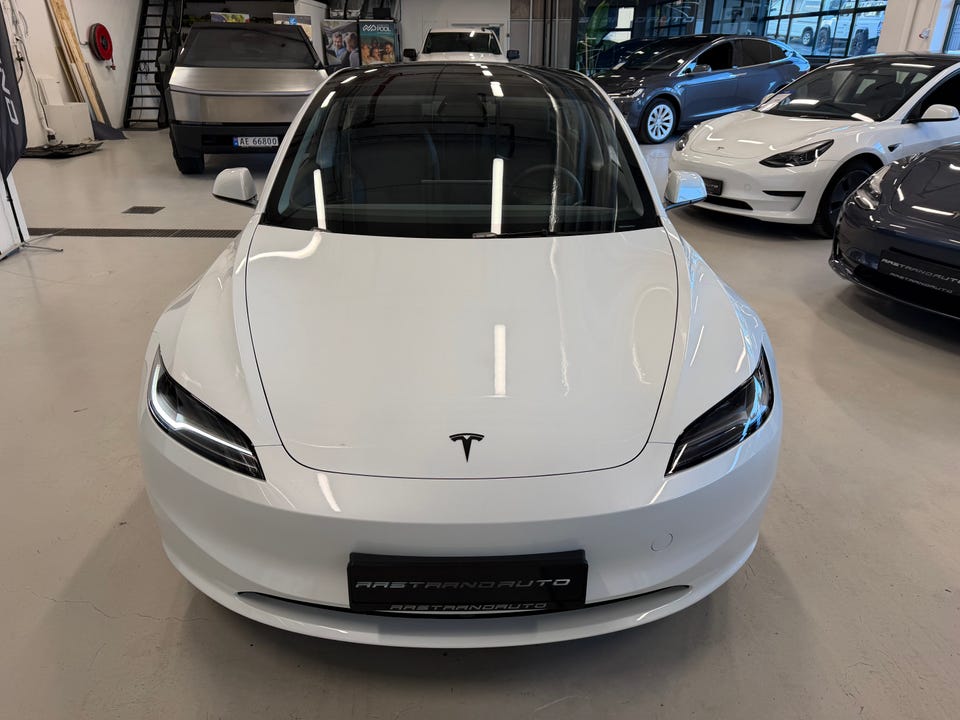 Tesla Model 3 2025 Hvit – bilde 6 – brukt Tesla hos Aastrand Auto Stavanger