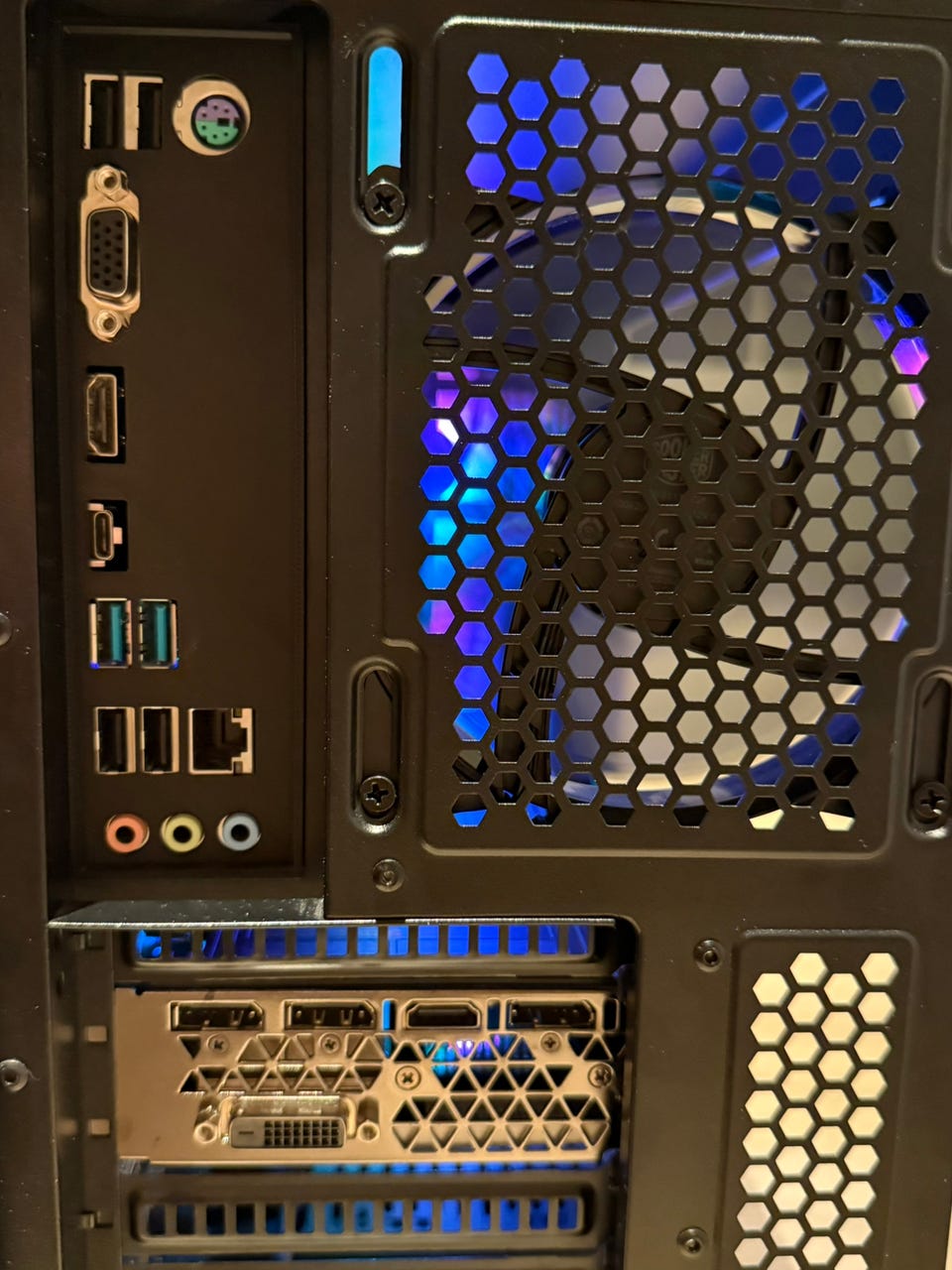 RGB Gaming PC: I7-8700, GTX 1080, 16gb DDR4, 500gb ssd windows 11