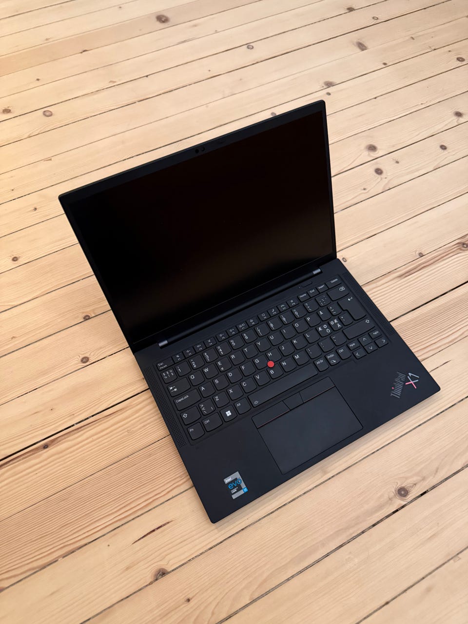 Lenovo ThinkPad X1 Carbon Gen 9 – i7 / 16 GB / 512 GB – GRATIS