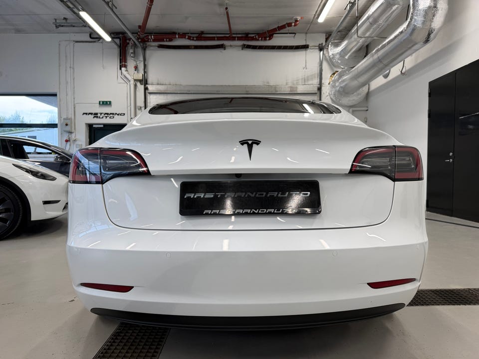 Tesla Model 3 2022 Hvit – bilde 7 – brukt Tesla hos Aastrand Auto Stavanger