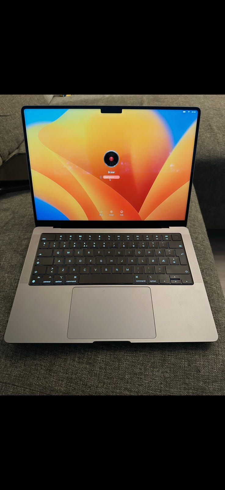 MacBook Pro 14 M1 Max 32gb ram 1 tb lagring selges | FINN-torget