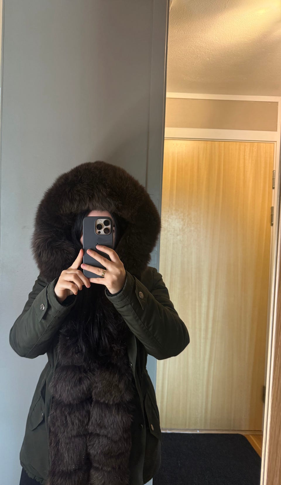 Khakifarget parkas med ekte fjellrevpels | FINN-torget