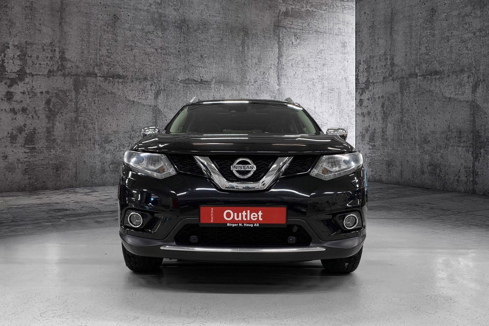 Praktisk og romslig Nissan X-Trail 4WD med høyt utstyrsnivå