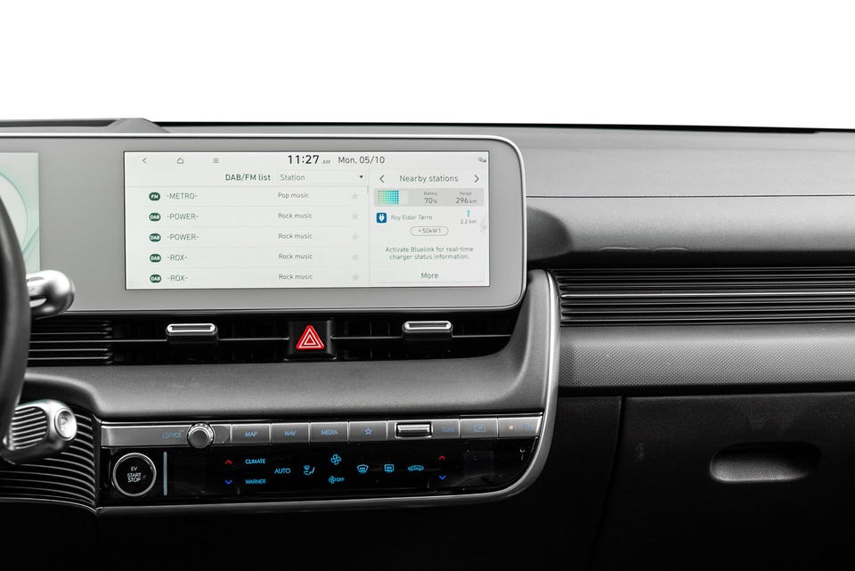 Bilen har Apple Carplay og android auto