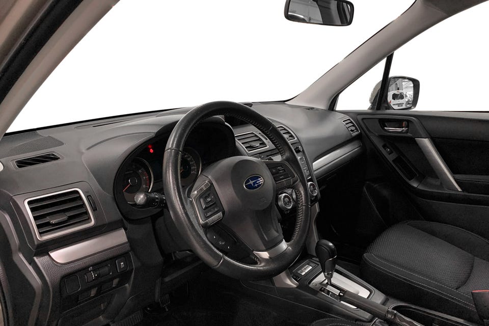 Oversiktlig, ergonomisk og veldig komfortabel cockpit