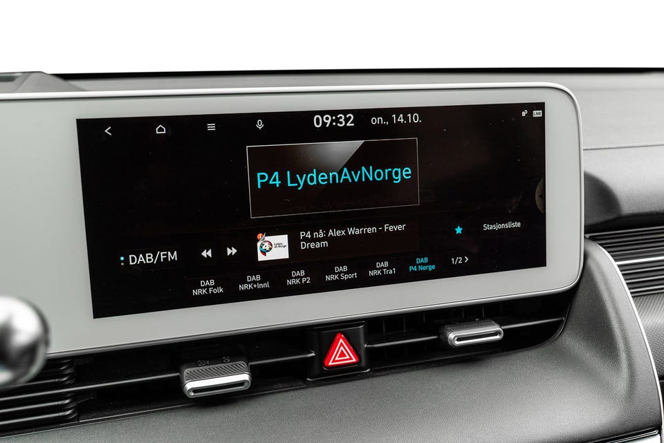DAB radio er selvfølgelig på plass.