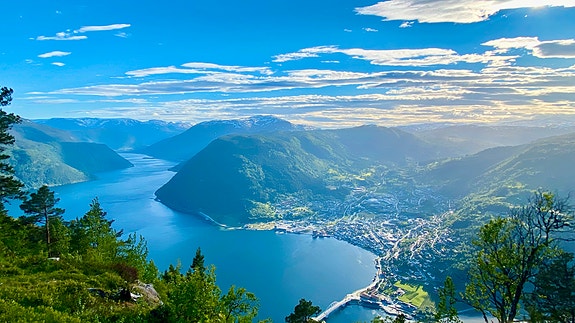 Einarsen Eigedom har sitt hovudsete i Sogndal