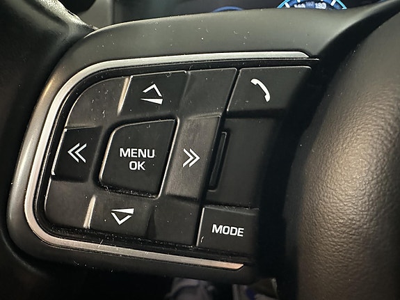 Jaguar F-PACE 21 of 28