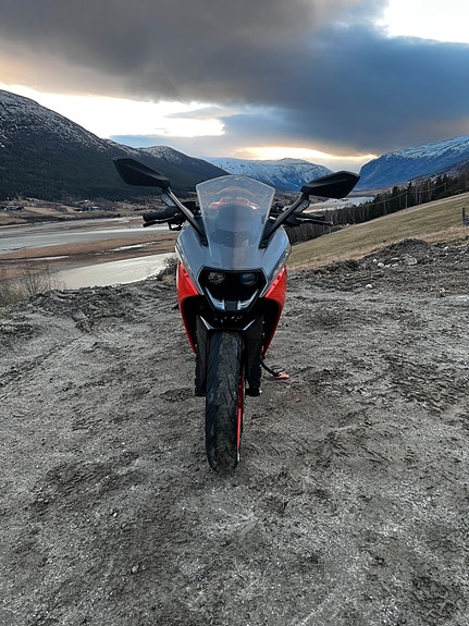 KTM RC 125 2 of 5