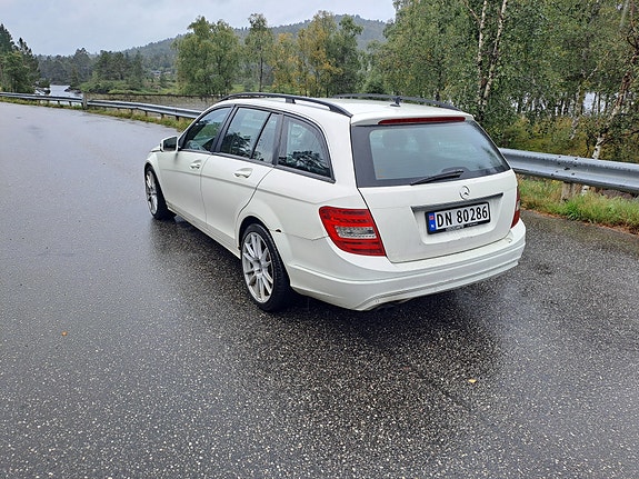 Mercedes-Benz C180 5 of 10