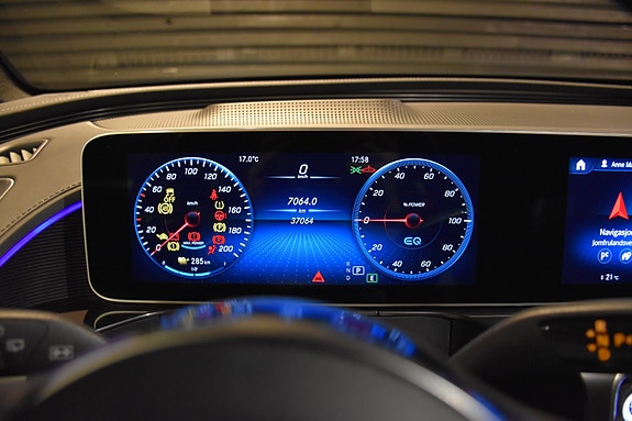 Mercedes-Benz EQC400 17 of 26