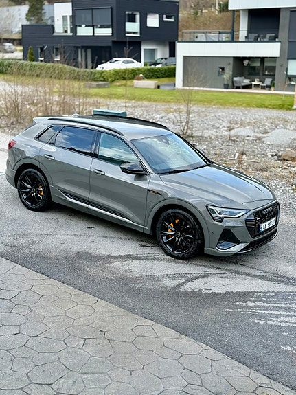 Audi e-tron 9 of 30