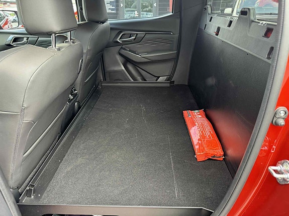 Isuzu D-max 12 of 30