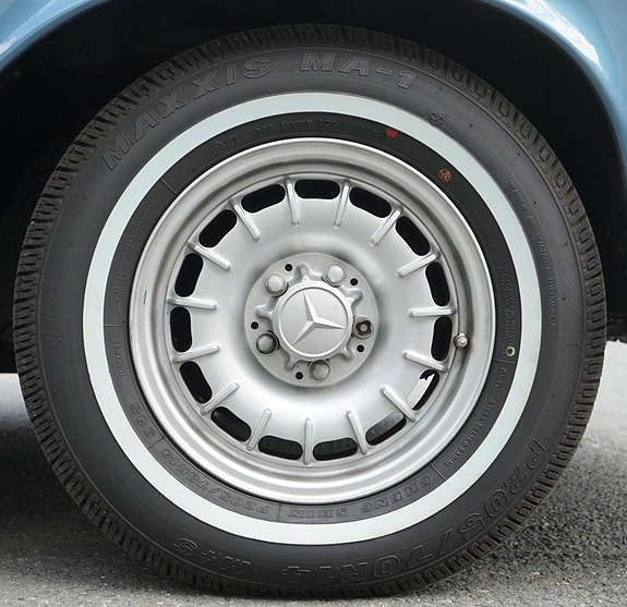 Mercedes-Benz 280 SE 11 of 30