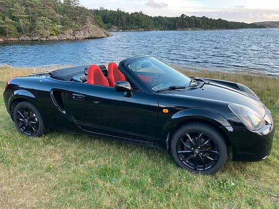 Toyota MR2 4 of 5