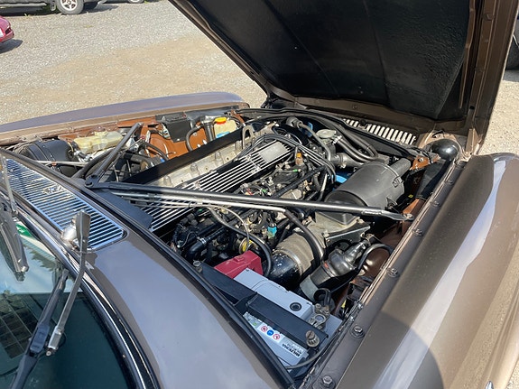 Jaguar XJ 21 of 25