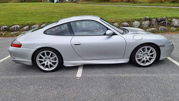Porsche 911 2 of 5