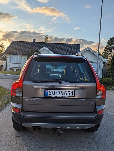 Volvo XC90 2 of 25
