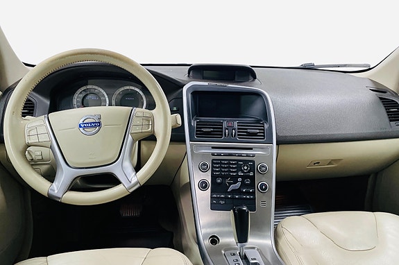 Volvo XC60 8 of 14