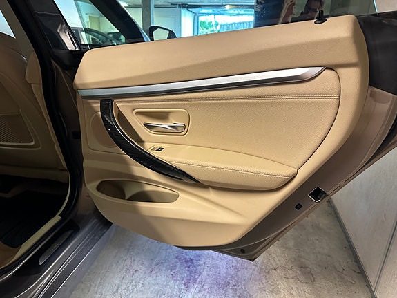BMW 328i 23 of 30
