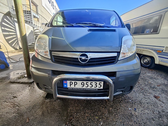 Opel Vivaro 13 of 23