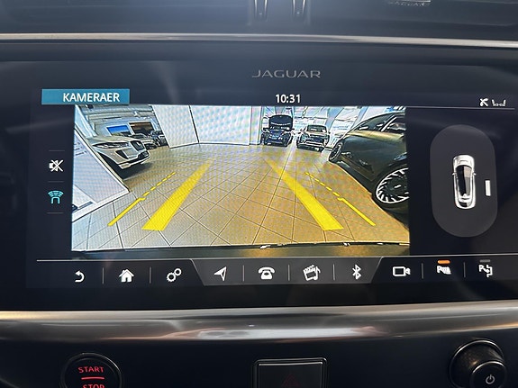 Jaguar I-PACE 19 of 21