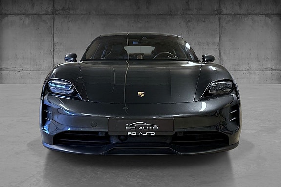 Porsche Taycan 3 of 30