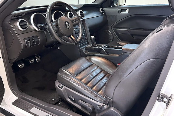 Ford Mustang 20 of 30