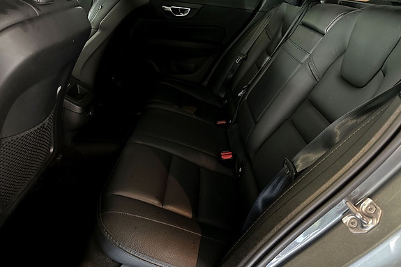 Volvo V60 Cross Country 12 of 30