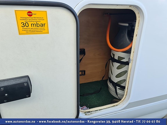  Plass for 2 stk 11 kg gassflasker