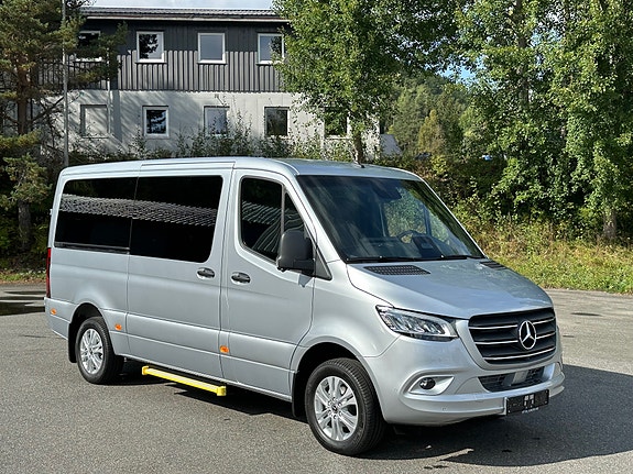 Mercedes-Benz Sprinter 317 cdi 9-seter med heis og mye utstyr!
