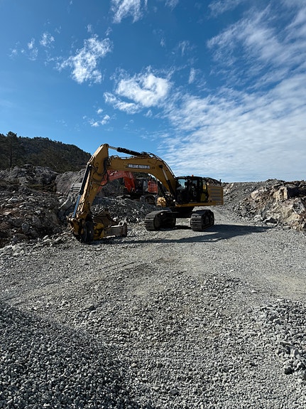 Molland maskin AS logo