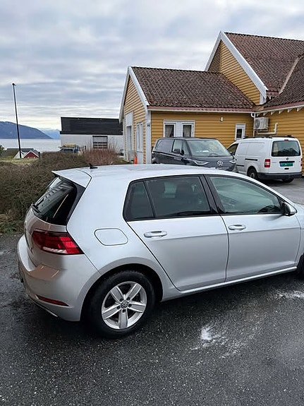 Volkswagen e-Golf VII 8 of 19