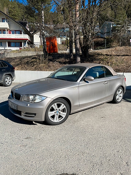 BMW 118i 2 of 5