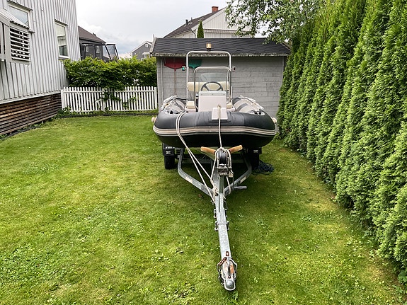 Smart rib 350  med 20 hk firetakter med el.start / veldig få timer / Inkl henger 2 of 5