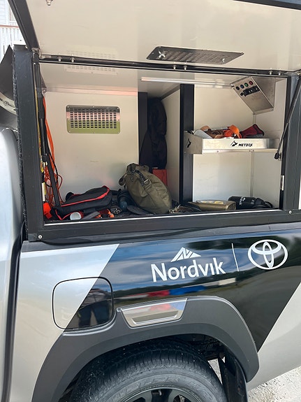 Toyota HiLux 4 of 6