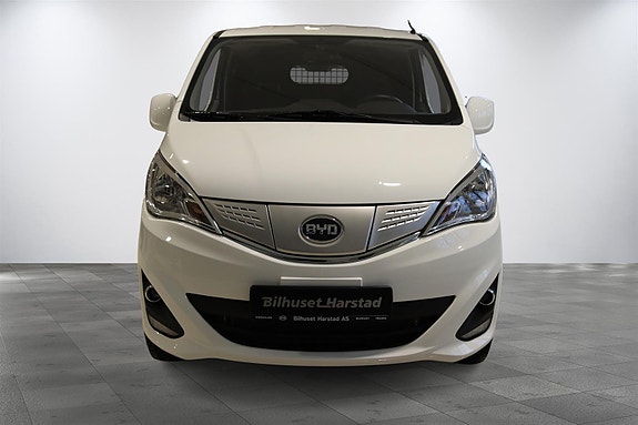 BYD T3 2 of 23