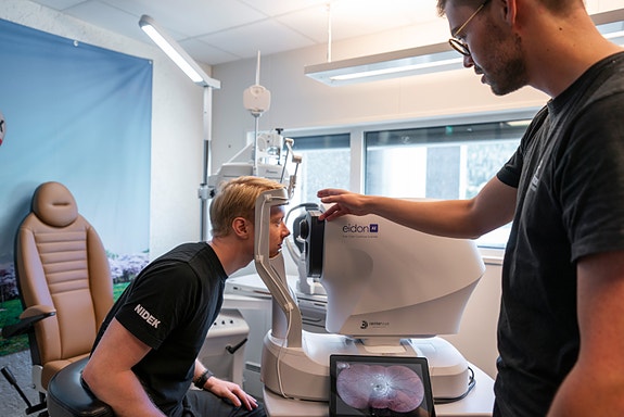 Demonstrasjon og opplæring overfor kunden er en viktig del av hverdagen.