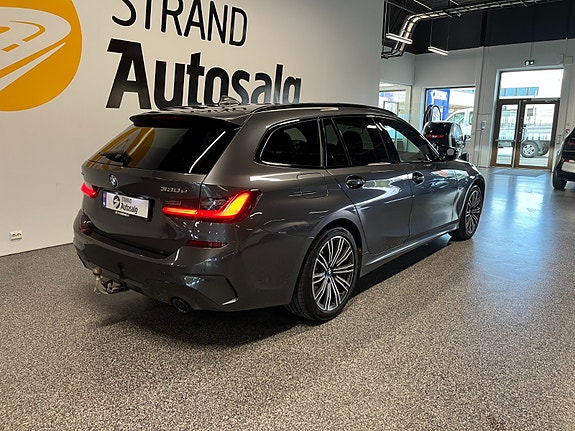 BMW 330e 4 of 5