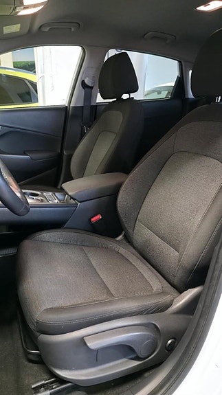 Hyundai Kona 7 of 28