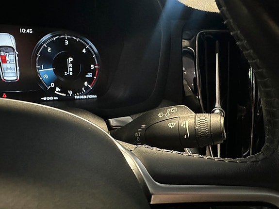 Volvo V60 Cross Country 18 of 30