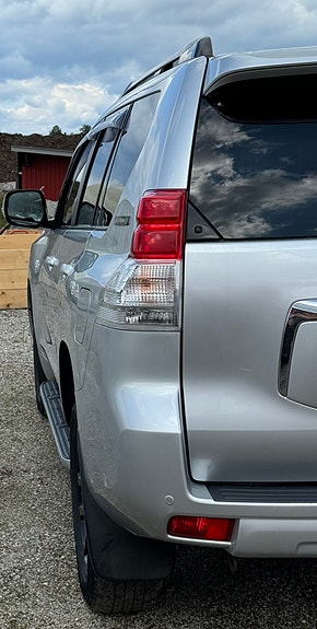 Toyota Land Cruiser 5 of 8